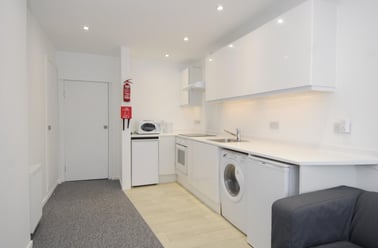 Ebrington Street, Flat 2, City Centre, Plymouth - Image 2